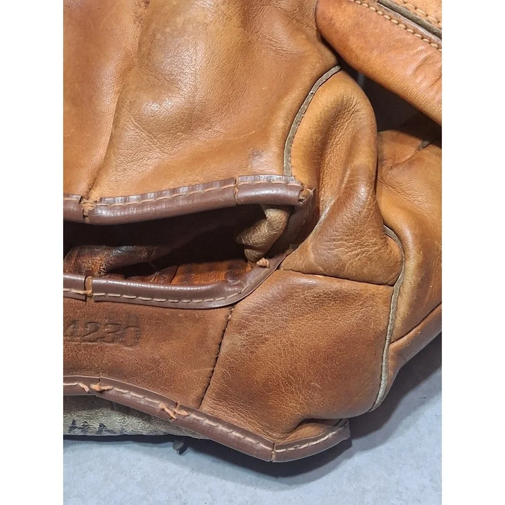 Phil Rizzuto Signature 4230 Vintage 3 Finger  Baseball Glove  - Pro Maker